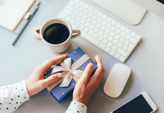 Tendências de Brindes Corporativos para 2025: Personalização, Tecnologia e Sustentabilidade