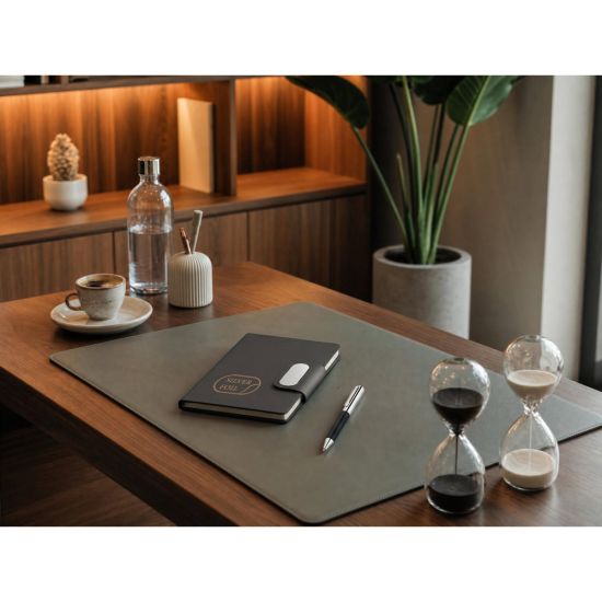 Conjunto Caneta Esferográfica e Caderno