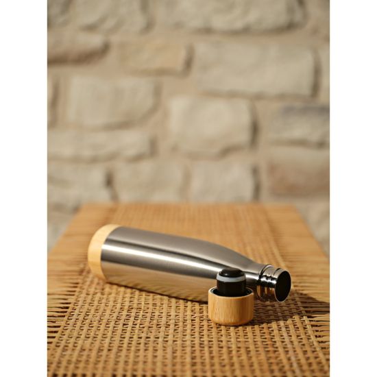 Garrafa térmica em aço inox 90% reciclado